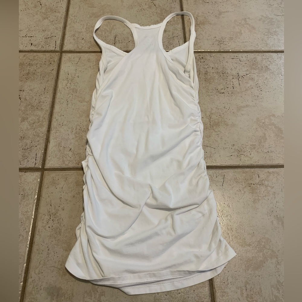 ๐ Kismet White Ribbed Ruched Side Racerback Tank Top - Size S/P - Picture 7 of 8